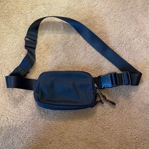 Lululemon everyday belt bag (Fanny pack), black